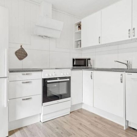 Lovely 1 Bedroom Downstairs Condo With Free Parking Place スヴォルヴァール エクステリア 写真