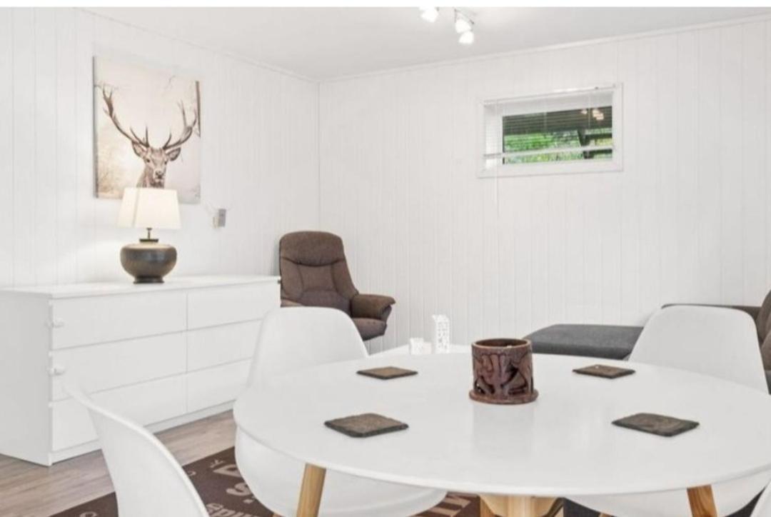 Lovely 1 Bedroom Downstairs Condo With Free Parking Place スヴォルヴァール エクステリア 写真