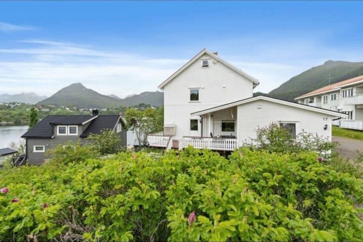 Lovely 1 Bedroom Downstairs Condo With Free Parking Place スヴォルヴァール エクステリア 写真
